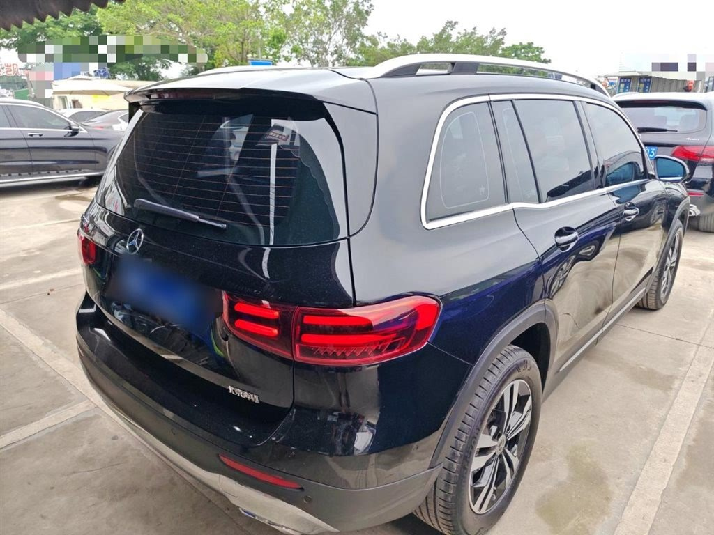 MERCEDES BENZ GLB 2024