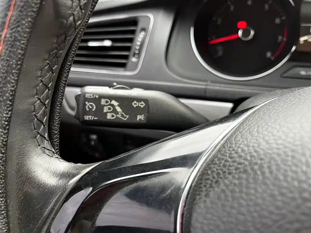VOLKSWAGEN LAVIDA 2016