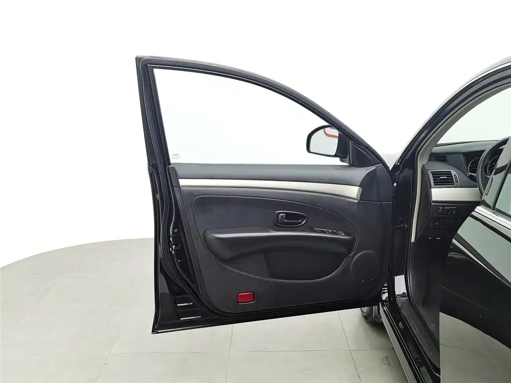 NISSAN SYLPHY 2019