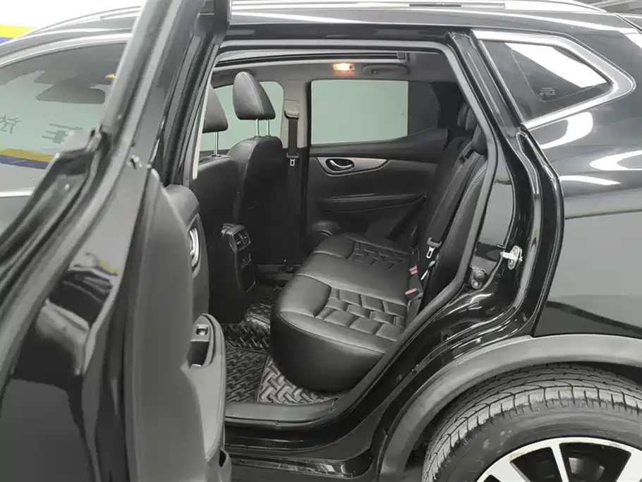 NISSAN QASHQAI 2019