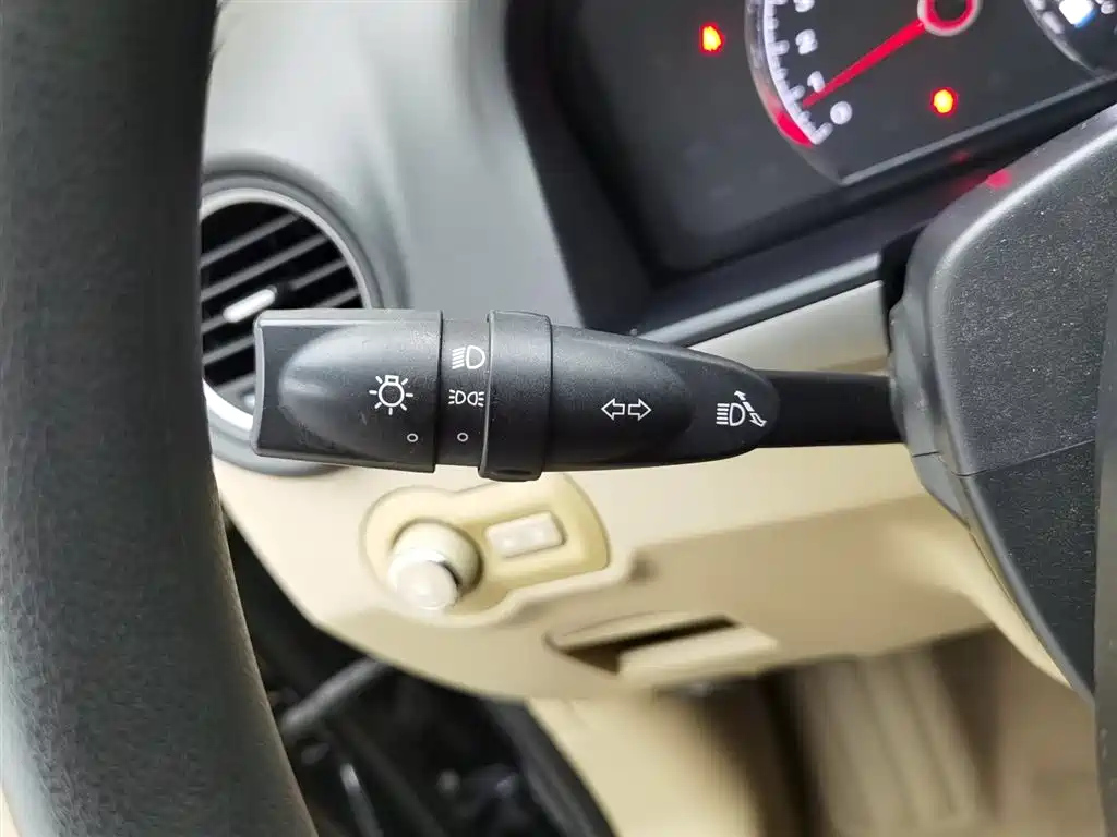 ROEWE 350 2015