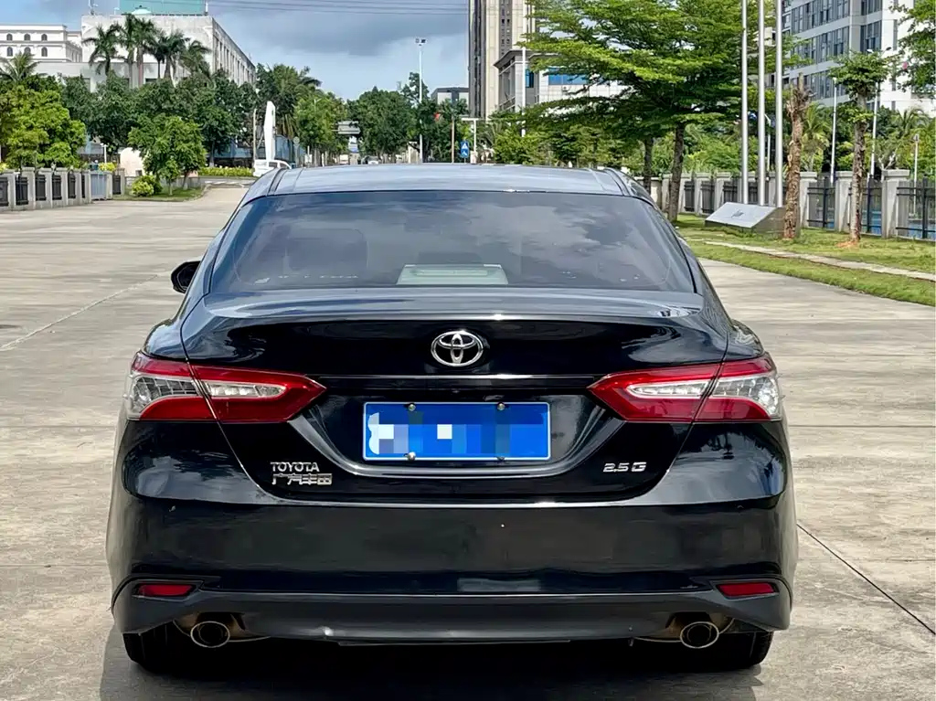 TOYOTA CAMRY 2018