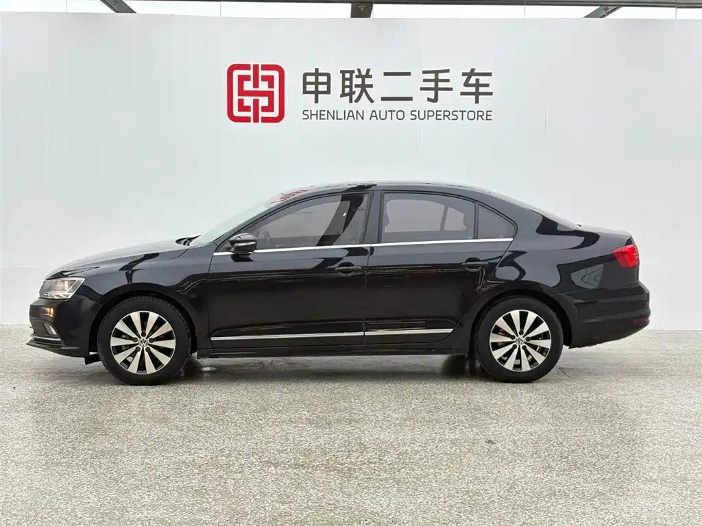 VOLKSWAGEN SAGITAR 2018