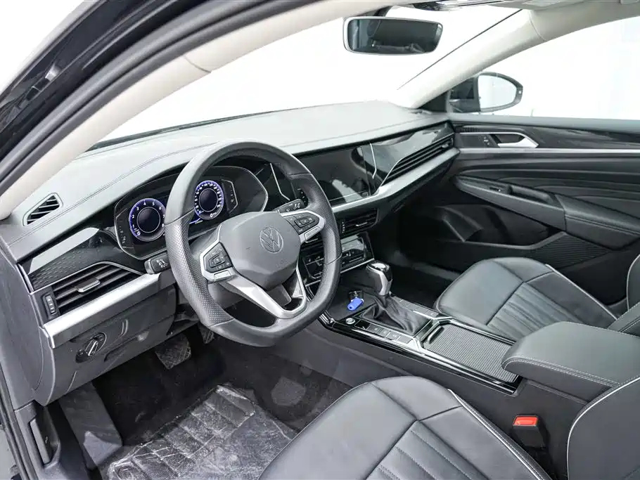 VOLKSWAGEN PASSAT 2022