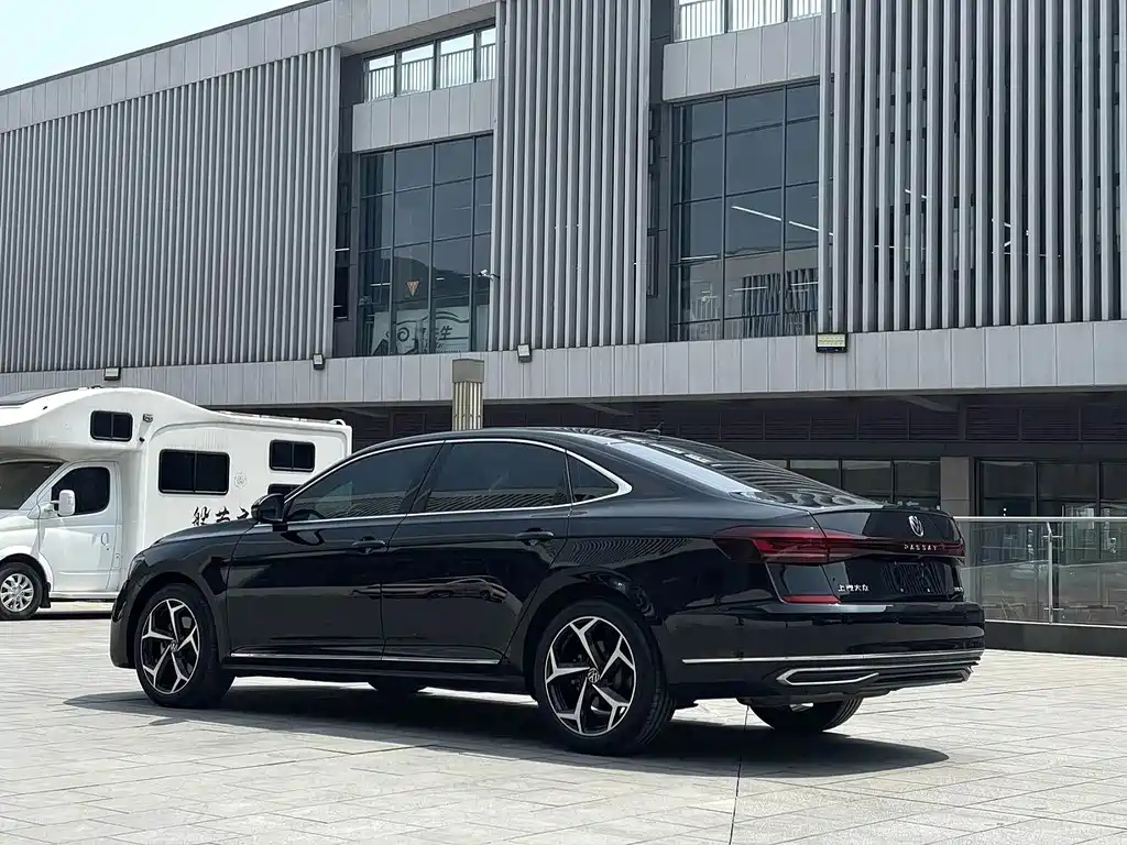 VOLKSWAGEN PASSAT 2022