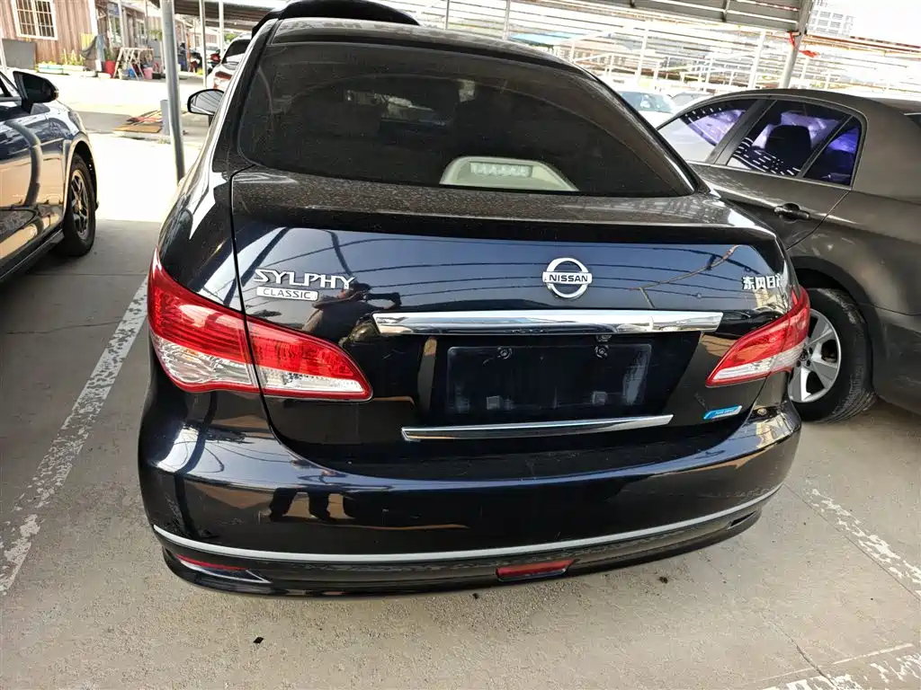 NISSAN SYLPHY 2012
