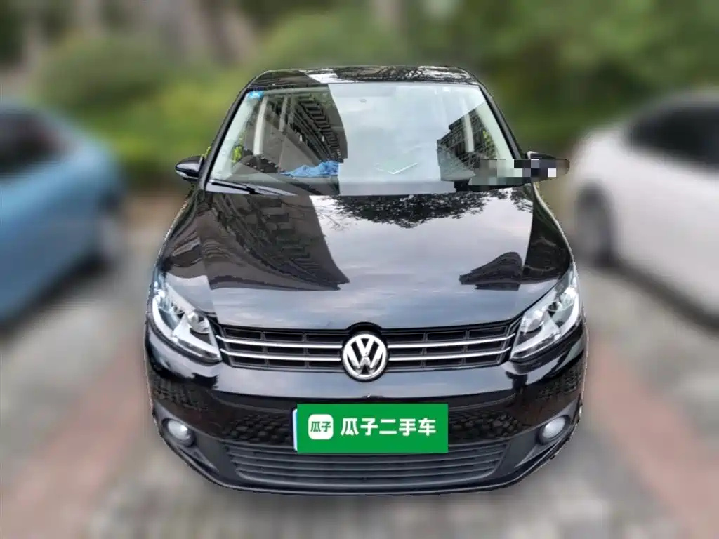 VOLKSWAGEN TOURAN 2013