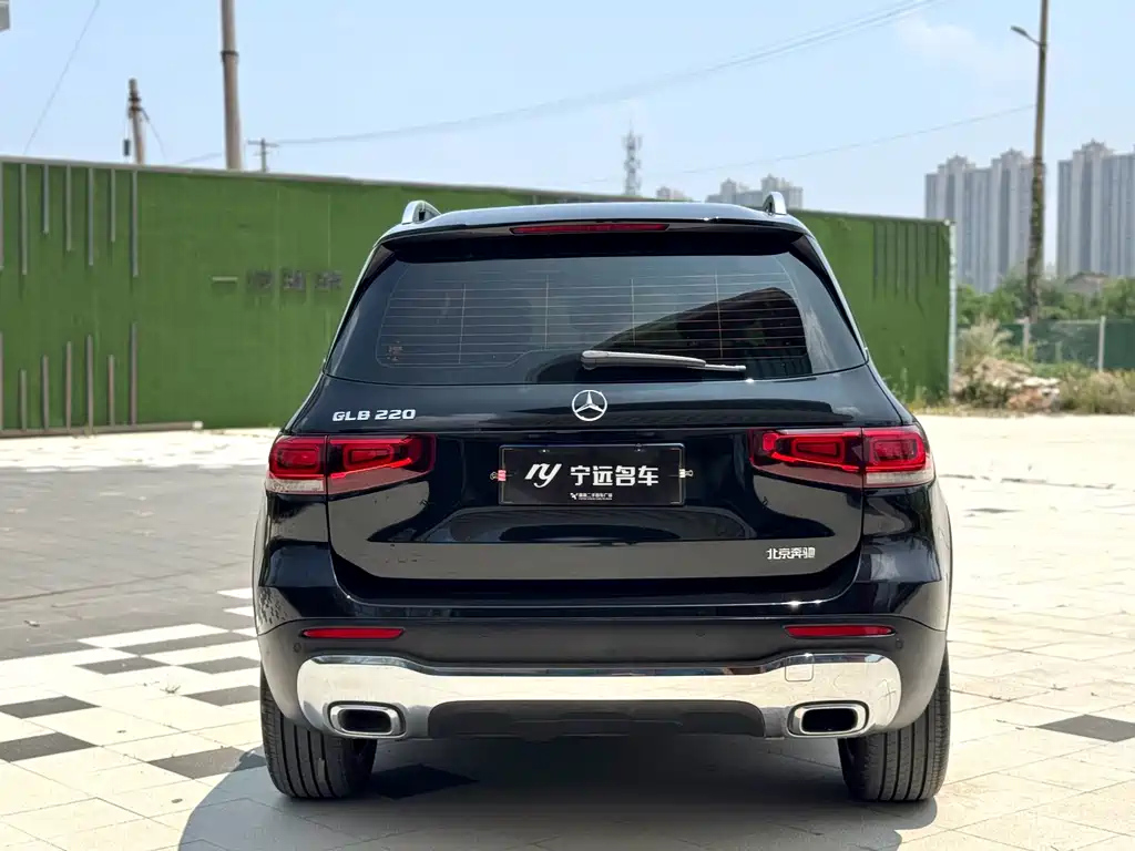 MERCEDES BENZ GLB 2023