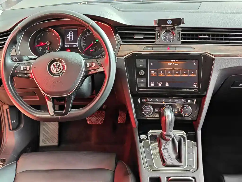 VOLKSWAGEN MAGOTAN 2019