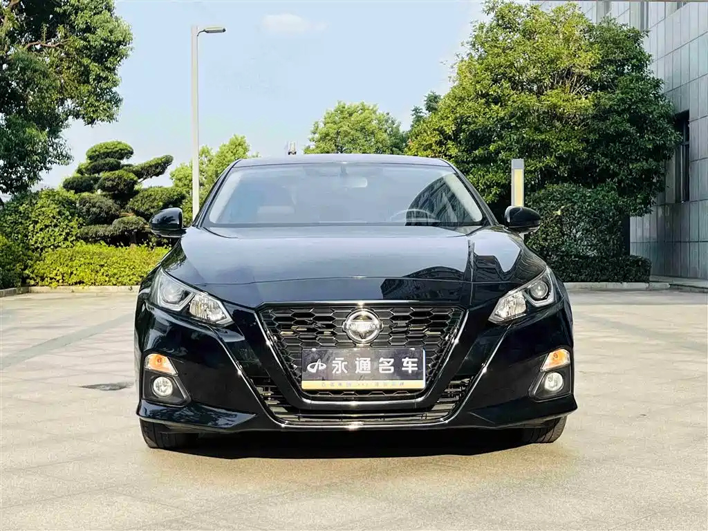 NISSAN TEANA 2022