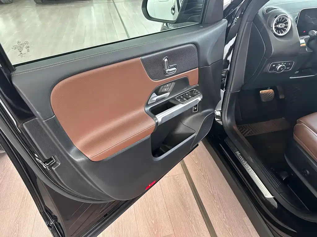 MERCEDES BENZ GLB 2020
