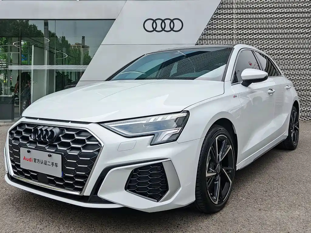 AUDI A3 2023