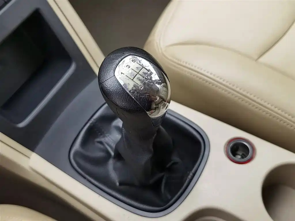 ROEWE 350 2015