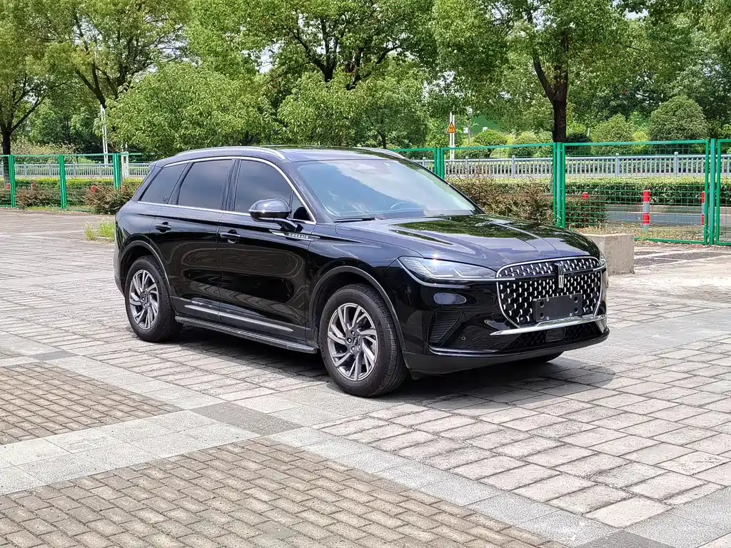 LINCOLN ADVENTURER 2023