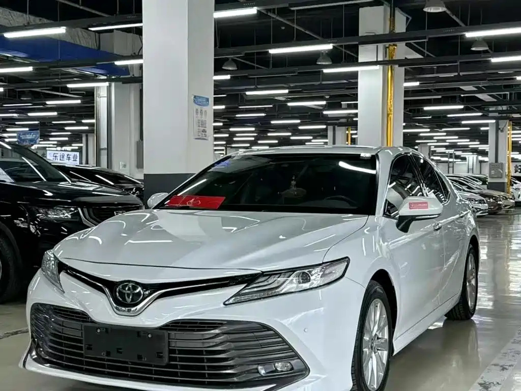 TOYOTA CAMRY 2018