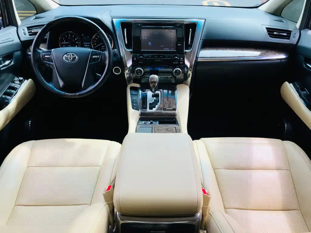 TOYOTA ALPHARD 2018