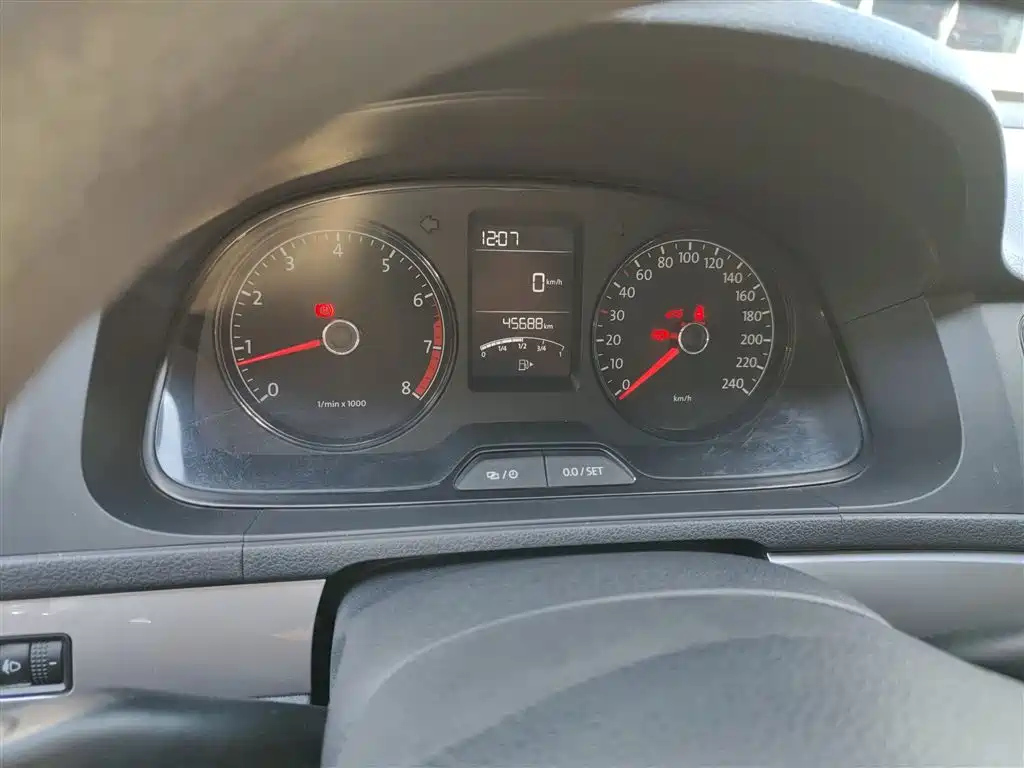 VOLKSWAGEN LAVIDA 2013