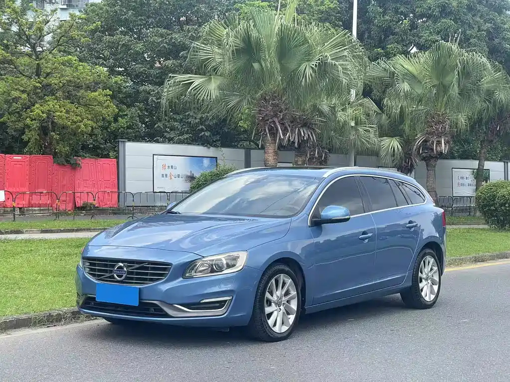 VOLVO V60 2014