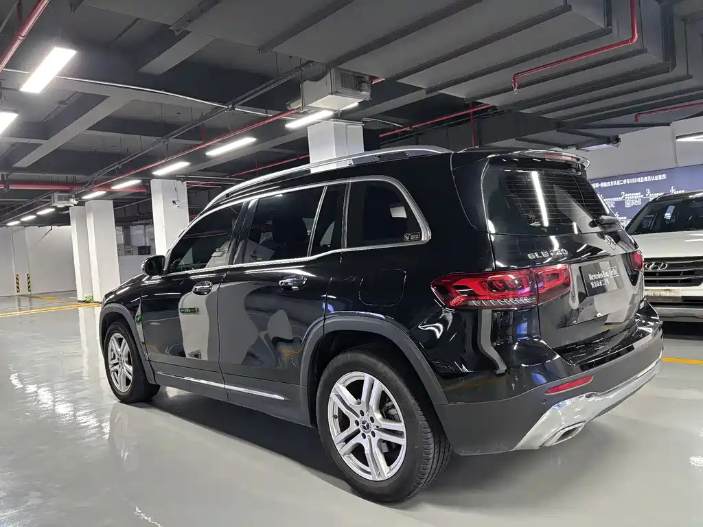 MERCEDES BENZ GLB 2023
