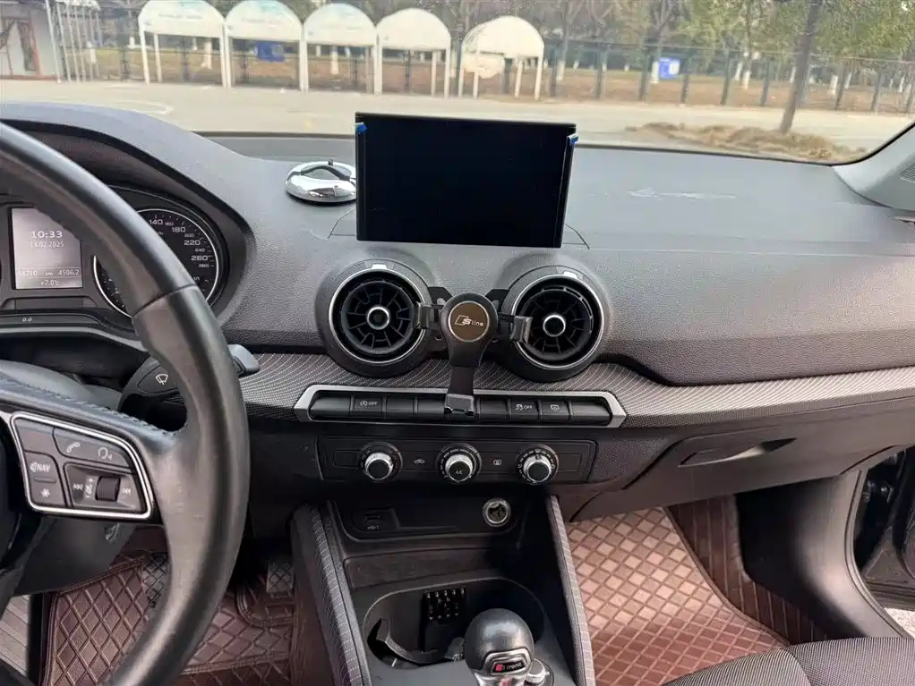 AUDI Q2L 2018