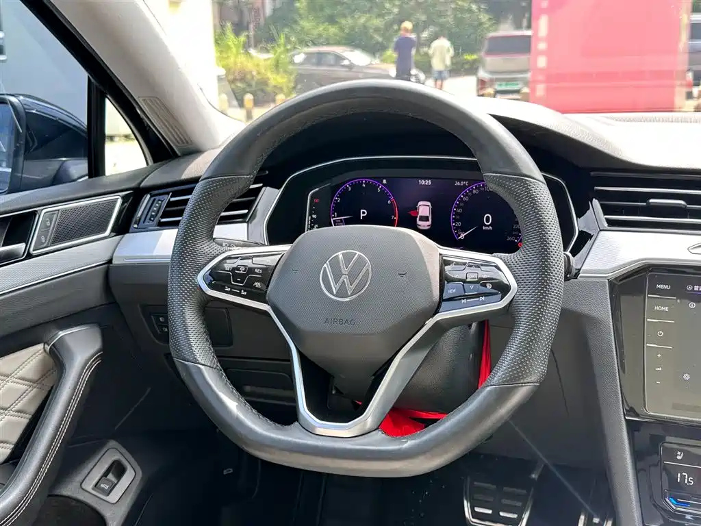 VOLKSWAGEN MAGOTAN 2023