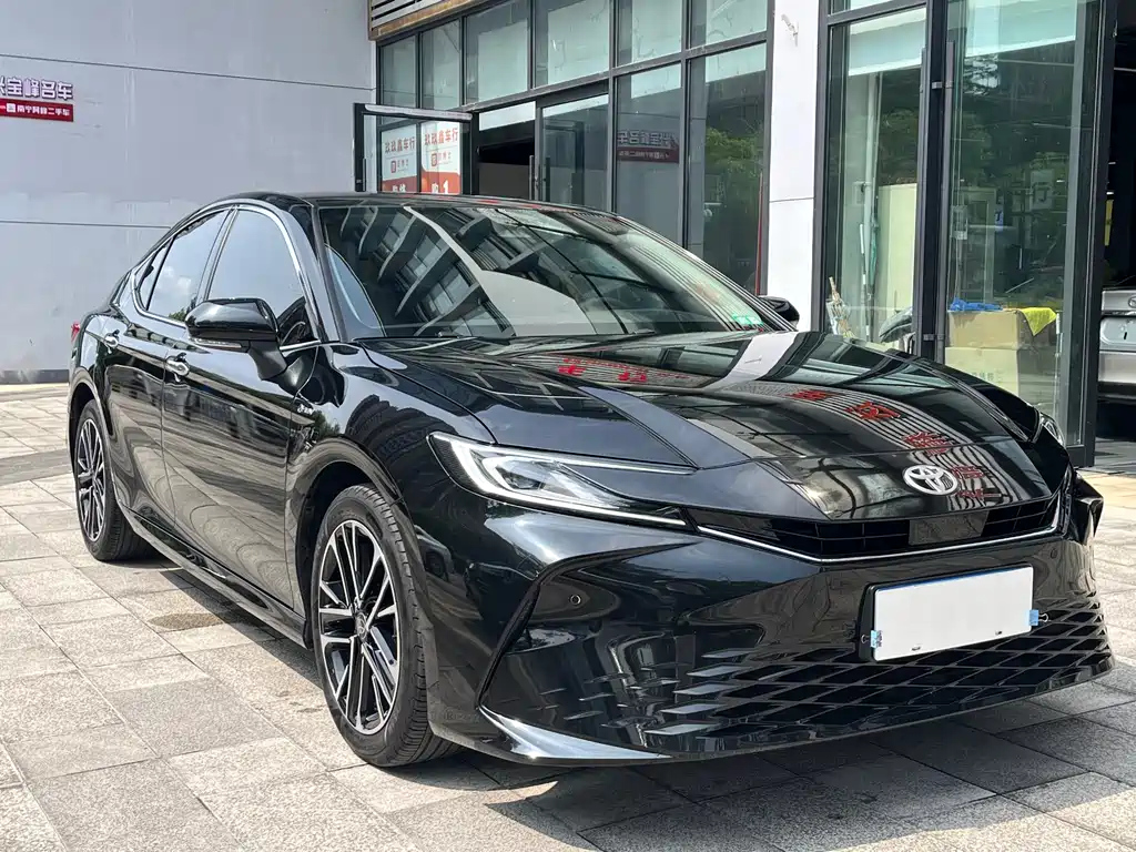 TOYOTA CAMRY 2024
