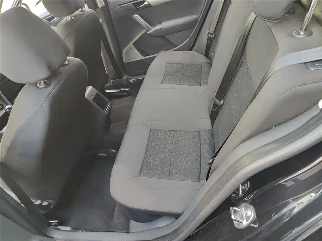 VOLKSWAGEN LAVIDA 2013