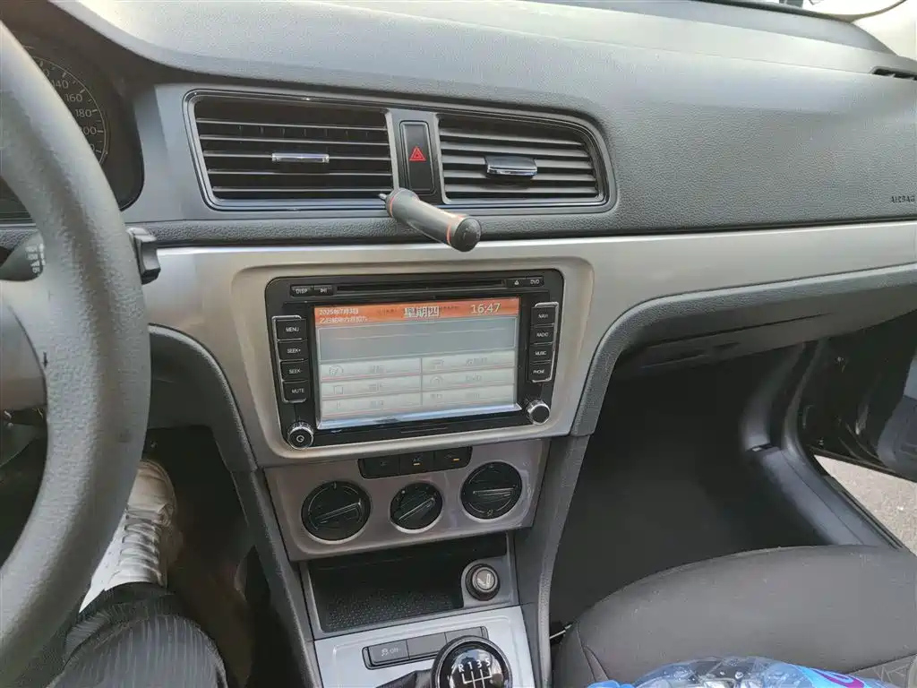 VOLKSWAGEN LAVIDA 2013
