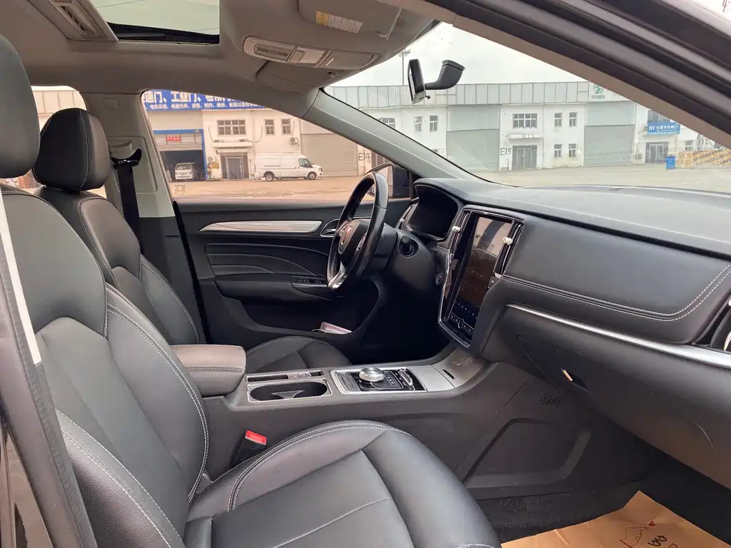 ROEWE I6 NEW ENERGY 2017