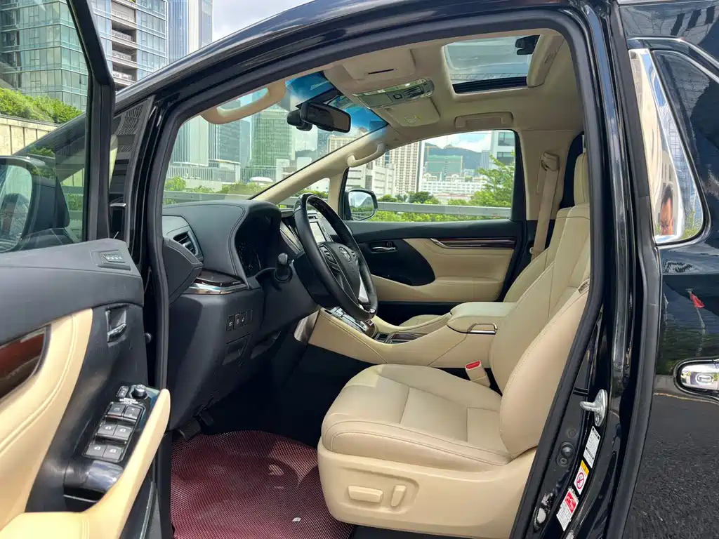 TOYOTA ALPHARD 2015