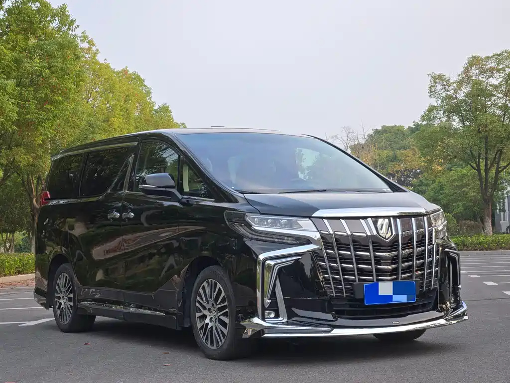 TOYOTA ALPHARD 2015