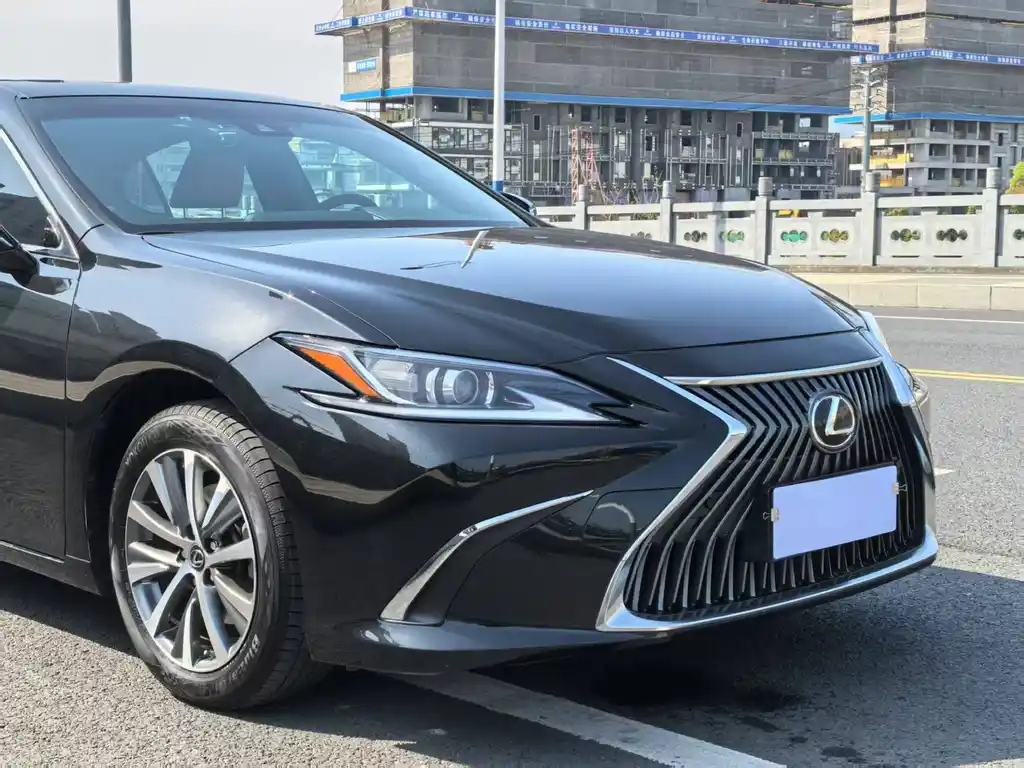 LEXUS ES 2021