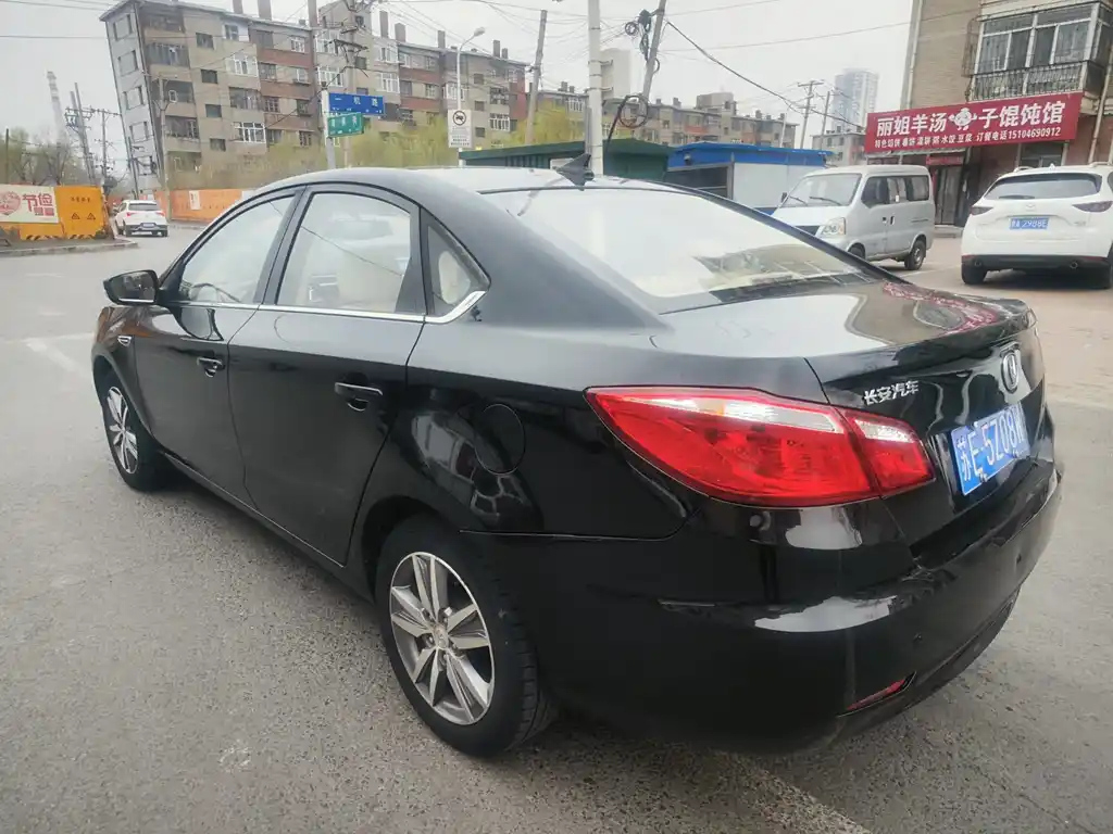 CHANGAN EADO 2015