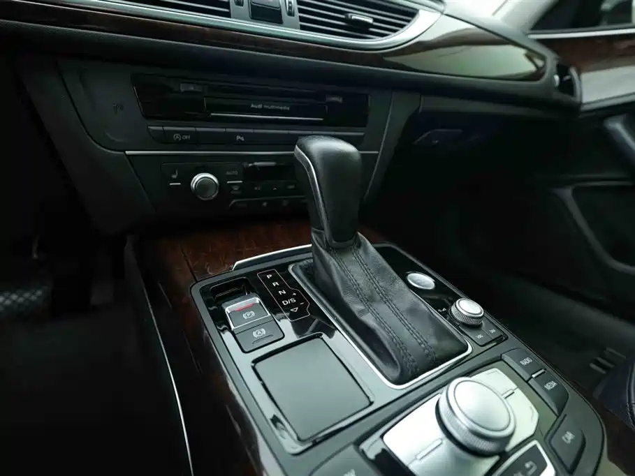 AUDI A6L 2016