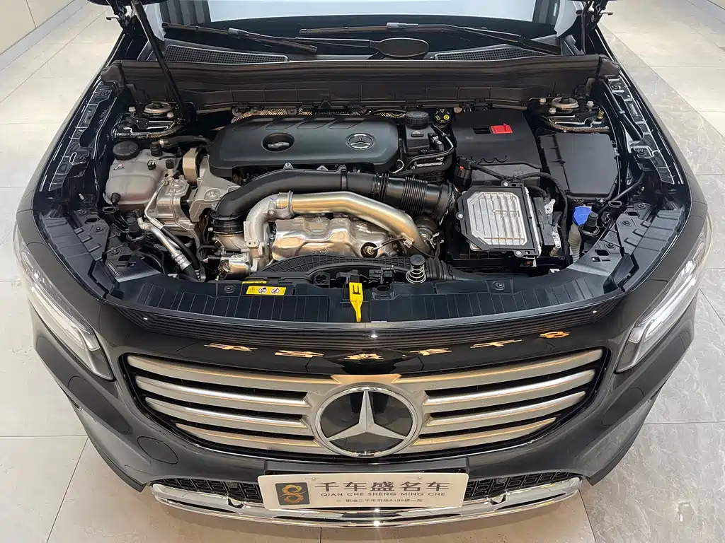 MERCEDES BENZ GLB 2024