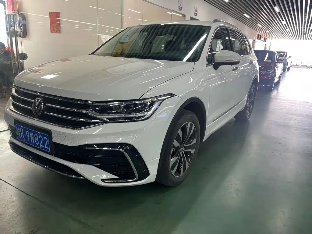 VOLKSWAGEN TIGUAN L 2023