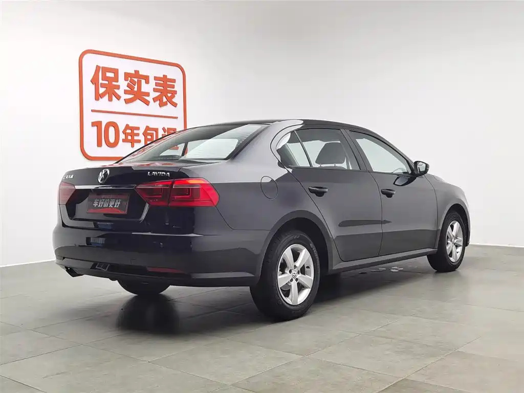 VOLKSWAGEN LAVIDA 2016
