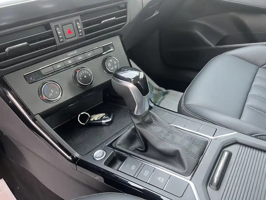 VOLKSWAGEN PASSAT 2022