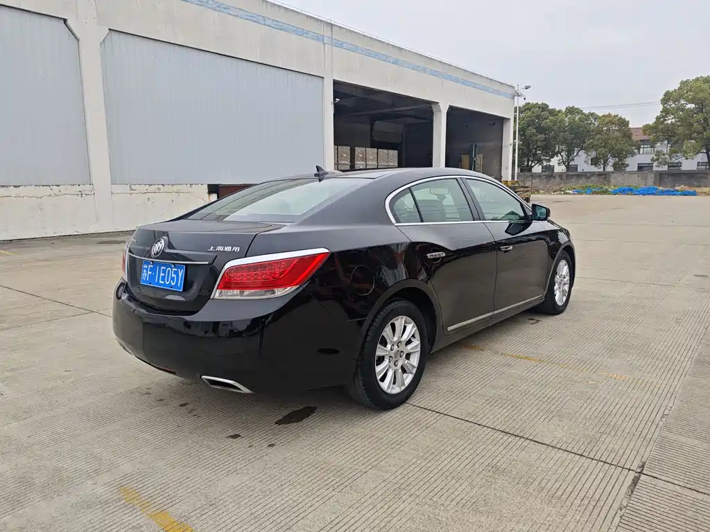 BUICK LACROSSE 2011