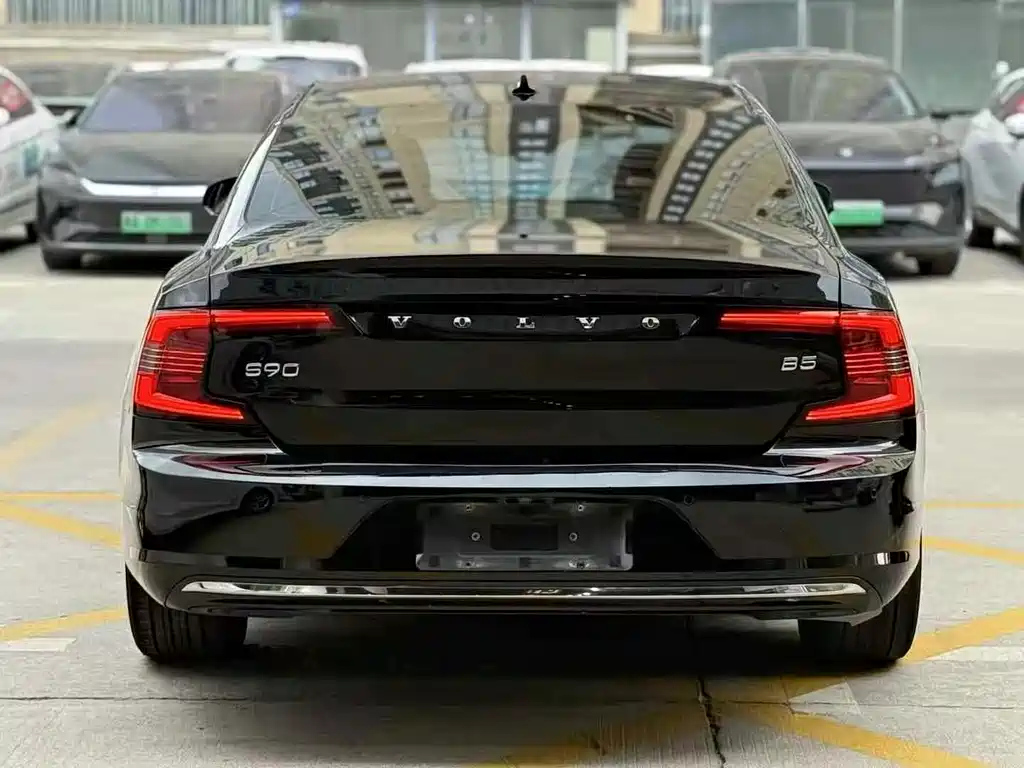 VOLVO S90 2021