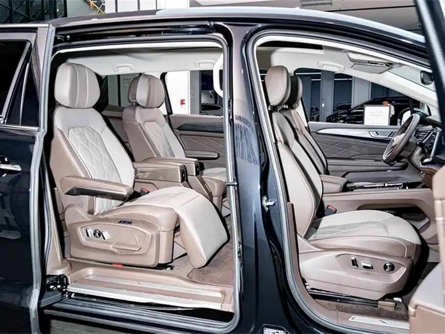 VOLKSWAGEN VILORAN 2024