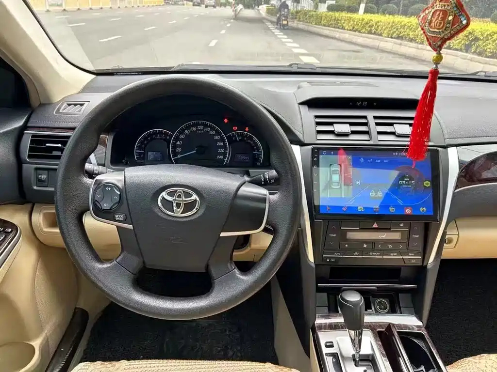 TOYOTA CAMRY 2015