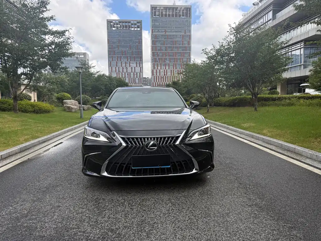 LEXUS ES 2023