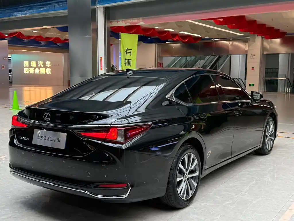 LEXUS ES 2021