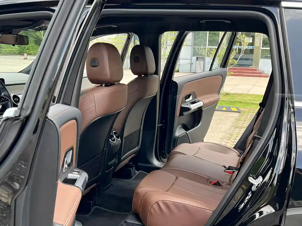 MERCEDES BENZ GLB 2024