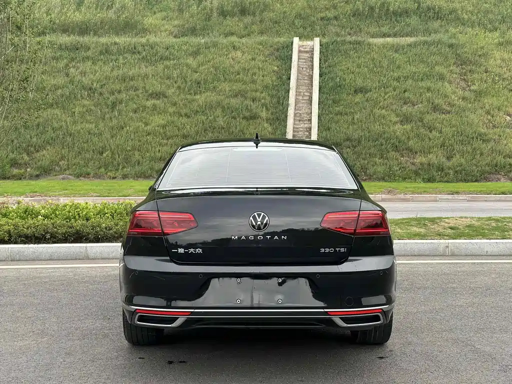VOLKSWAGEN MAGOTAN 2020