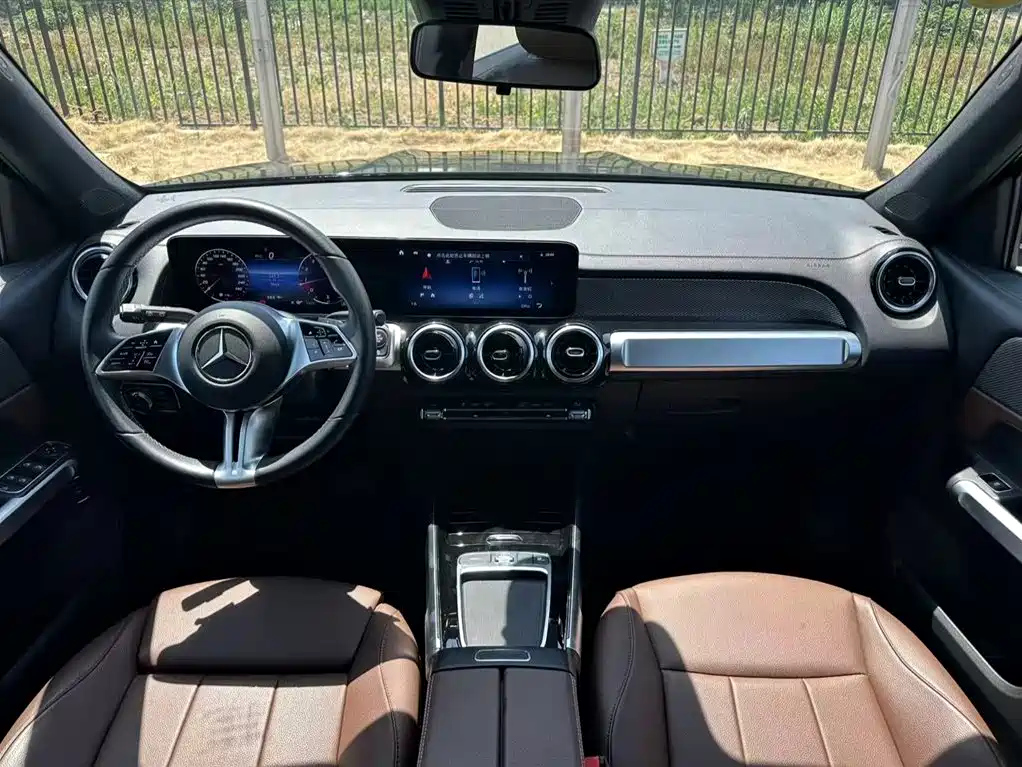 MERCEDES BENZ GLB 2024