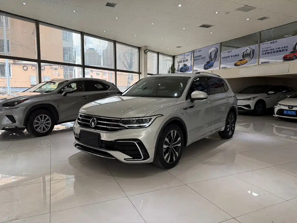 VOLKSWAGEN TIGUAN L 2022