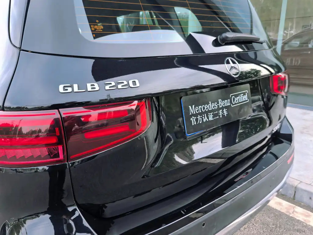 MERCEDES BENZ GLB 2024