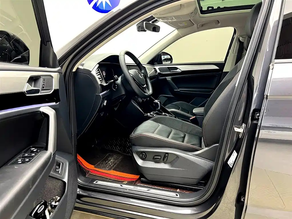 VOLKSWAGEN TAYRON 2021